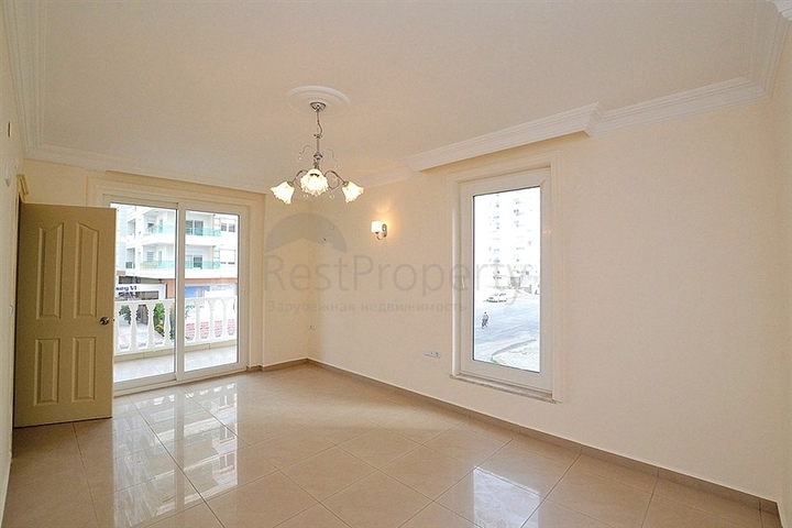 شقة واسعة على بعد 300 متر عن شاطئ البحر في منطقة محمود لار – ألانيا