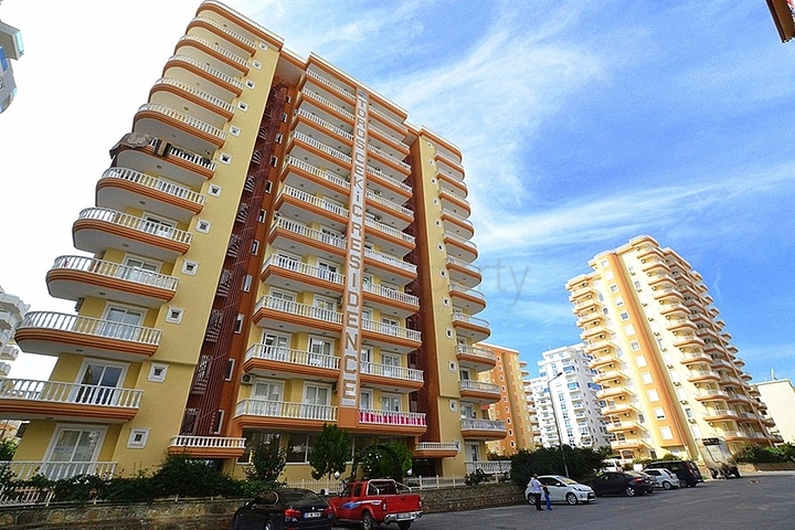 شقة واسعة على بعد 300 متر عن شاطئ البحر في منطقة محمود لار – ألانيا