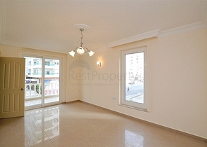 شقة واسعة على بعد 300 متر عن شاطئ البحر في منطقة محمود لار – ألانيا