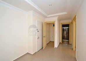 شقة واسعة على بعد 300 متر عن شاطئ البحر في منطقة محمود لار – ألانيا