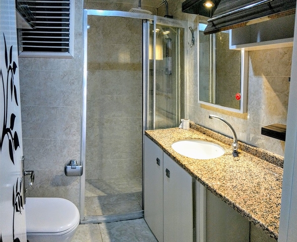 شقة مفروشة ضمن مجمع سكني مميز في منطقة كونيالتي – أنطاليا