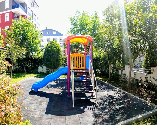 شقة مفروشة ضمن مجمع سكني مميز في منطقة كونيالتي – أنطاليا