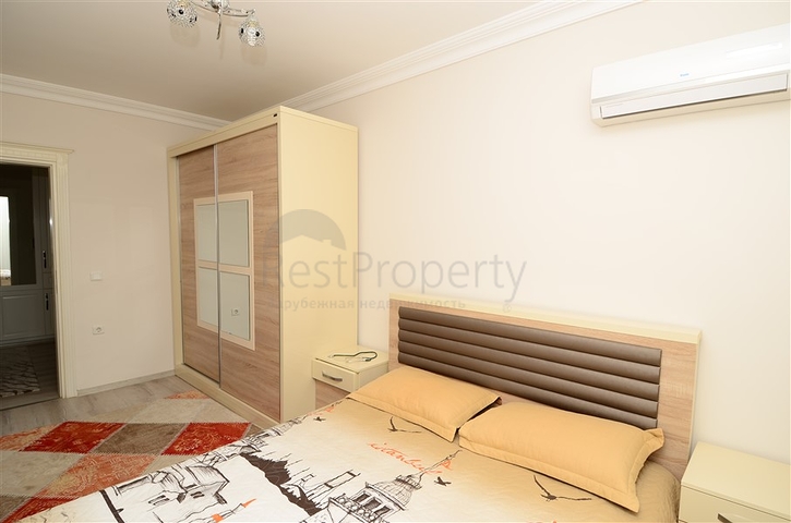 شقة واسعة بثلاث غرف نوم في مركز مدينة محمود لار / الانيا 