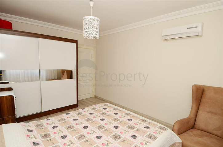 شقة واسعة بثلاث غرف نوم في مركز مدينة محمود لار / الانيا 