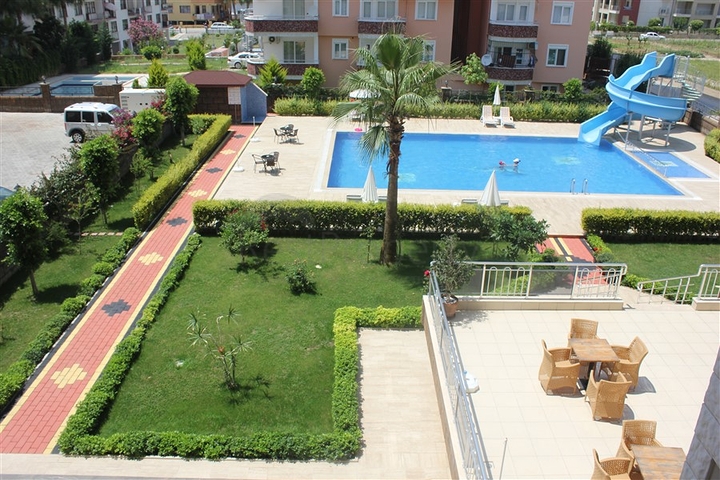 شقة واسعة بثلاث غرف نوم في مركز مدينة محمود لار / الانيا 