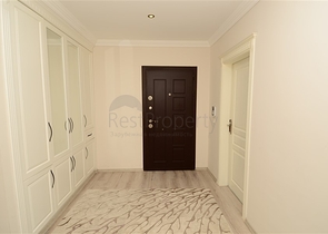 شقة واسعة بثلاث غرف نوم في مركز مدينة محمود لار / الانيا 