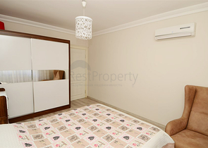 شقة واسعة بثلاث غرف نوم في مركز مدينة محمود لار / الانيا 