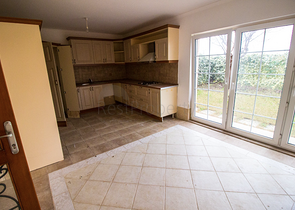 فيلا مميزة ضمن أحد المجمعات السكنية في منطقة بيليك