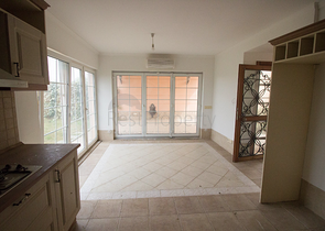 فيلا مميزة ضمن أحد المجمعات السكنية في منطقة بيليك