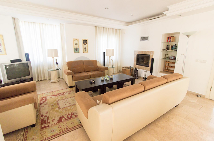 فيلا منفصة مفروشة في منطقة بيليك