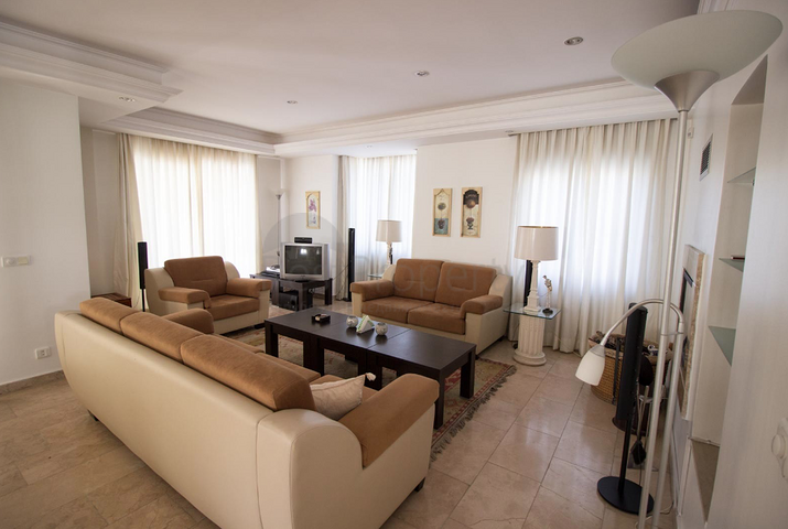 فيلا منفصة مفروشة في منطقة بيليك