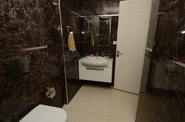 شقة بإطلالة بحرية مميزة في منطقة كاستل – ألانيا