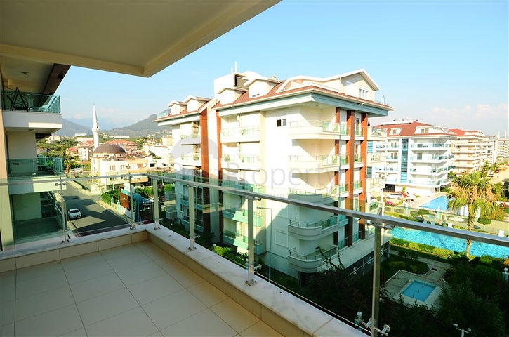 شقة بإطلالة بحرية مميزة في منطقة كاستل – ألانيا