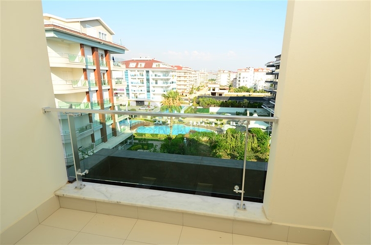 شقة بإطلالة بحرية مميزة في منطقة كاستل – ألانيا