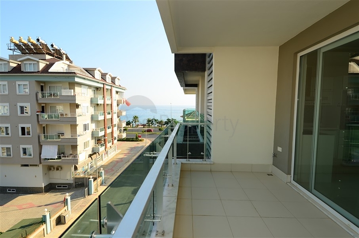 شقة بإطلالة بحرية مميزة في منطقة كاستل – ألانيا