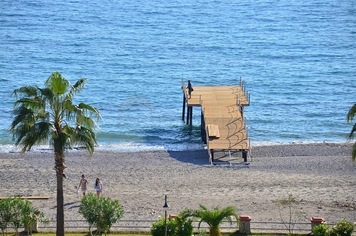 شقة بإطلالة بحرية مميزة في منطقة كاستل – ألانيا