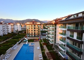 شقة بإطلالة بحرية مميزة في منطقة كاستل – ألانيا