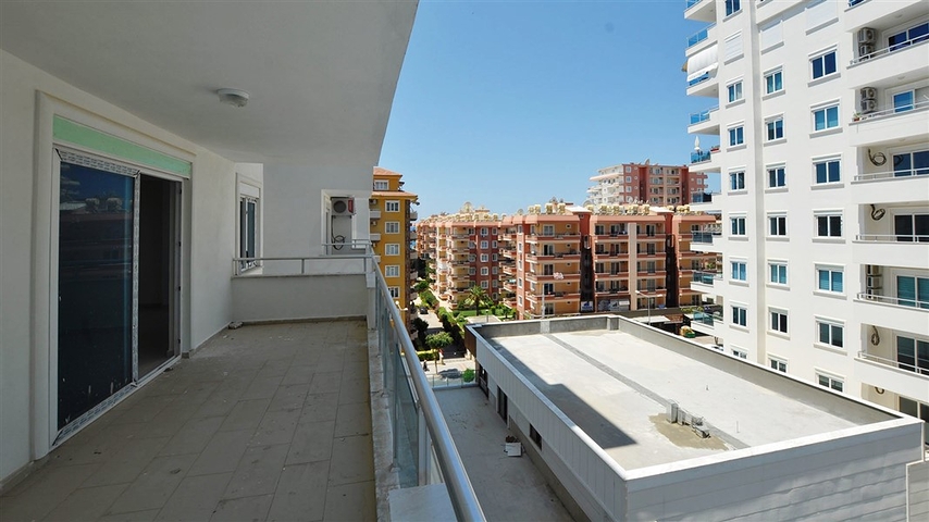 شقة واسعة في منطقة محمود لار – ألانيا 