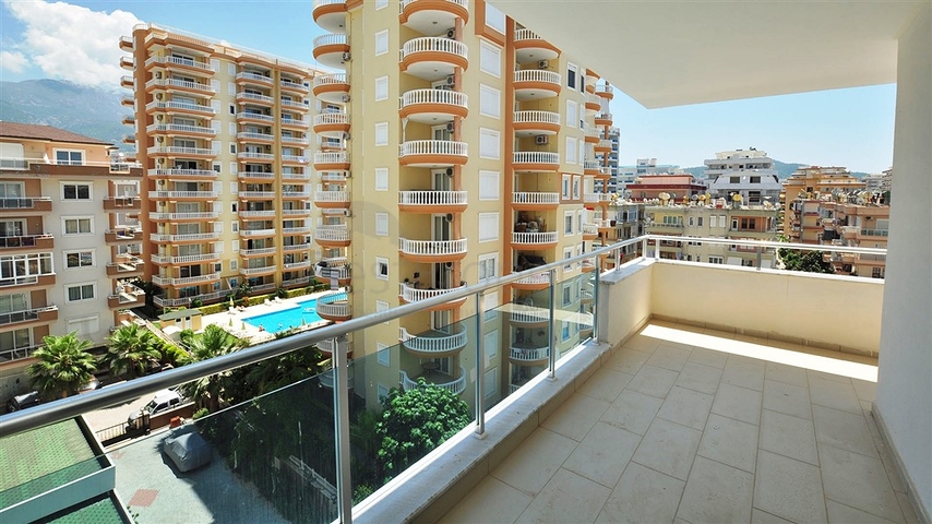 شقة واسعة في منطقة محمود لار – ألانيا 