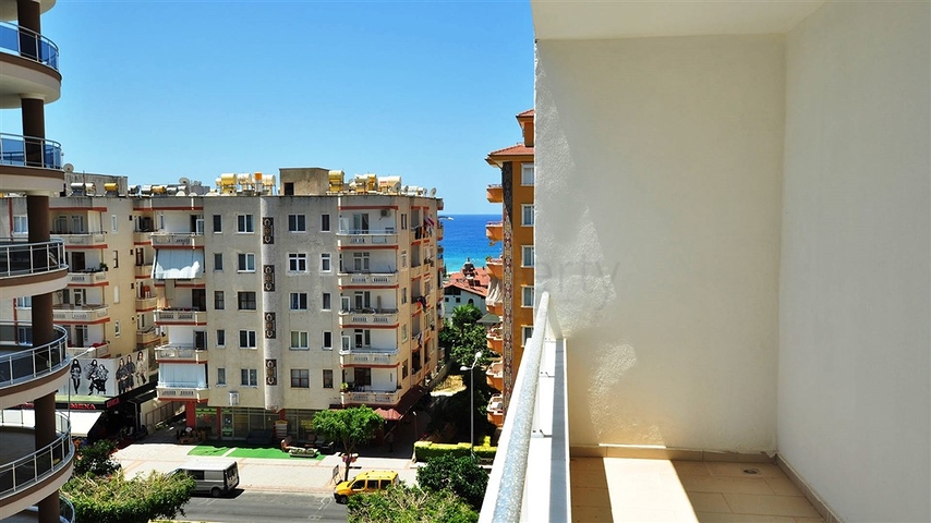 شقة واسعة في منطقة محمود لار – ألانيا 