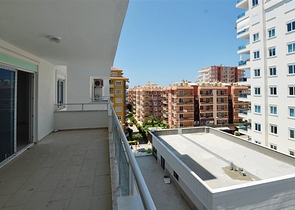 شقة واسعة في منطقة محمود لار – ألانيا 