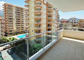 شقة واسعة في منطقة محمود لار – ألانيا 