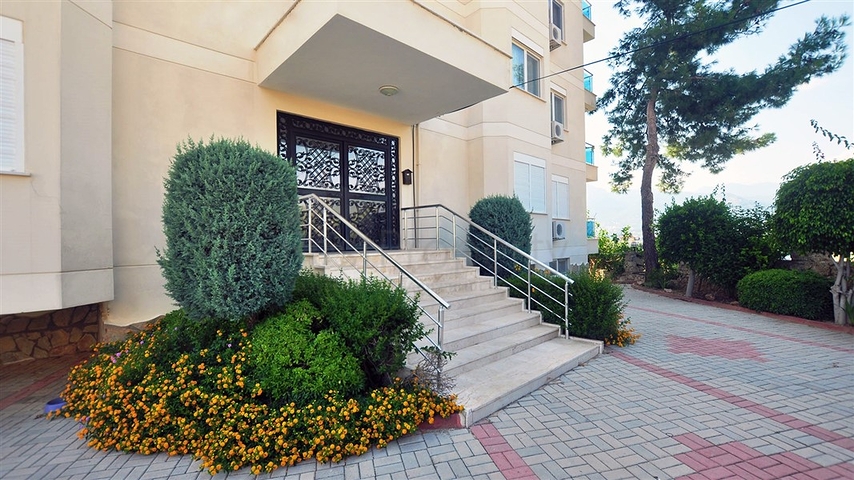 شقة مميزة جداً ضمن مجمع سكني راقي و هادئ في منطقة أوبا – ألانيا