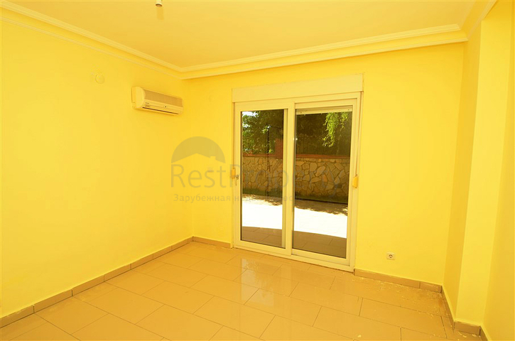 شقة ضمن مجمع سكني على الخط الأول من البحر في منطقة ديمرتاش – ألانيا