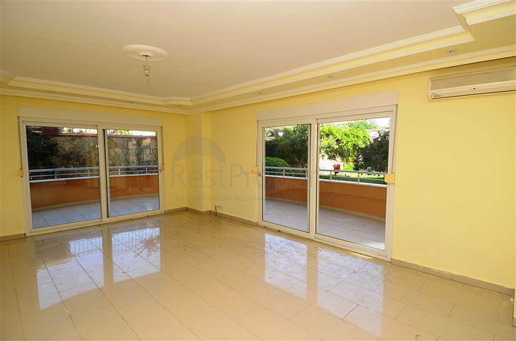 شقة ضمن مجمع سكني على الخط الأول من البحر في منطقة ديمرتاش – ألانيا