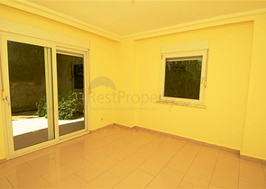 شقة ضمن مجمع سكني على الخط الأول من البحر في منطقة ديمرتاش – ألانيا