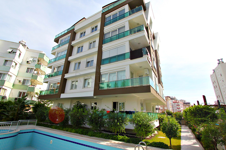 شقة مفروشة على بعد 800 متر عن البحر ضمن حي ليمان من منطقة كونيالتي – ألانيا