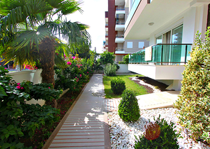 شقة مفروشة على بعد 800 متر عن البحر ضمن حي ليمان من منطقة كونيالتي – ألانيا