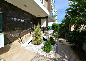 شقة مفروشة على بعد 800 متر عن البحر ضمن حي ليمان من منطقة كونيالتي – ألانيا