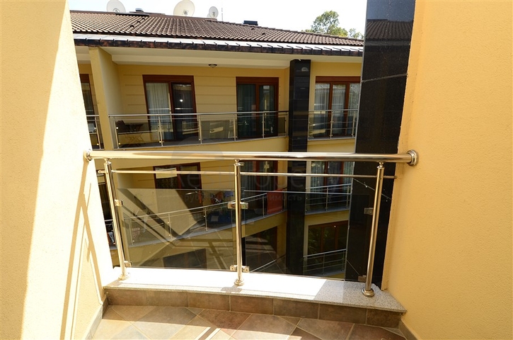 شقة مفروشة ضمن مجمع على الخط الأول من البحر في مركز ألانيا