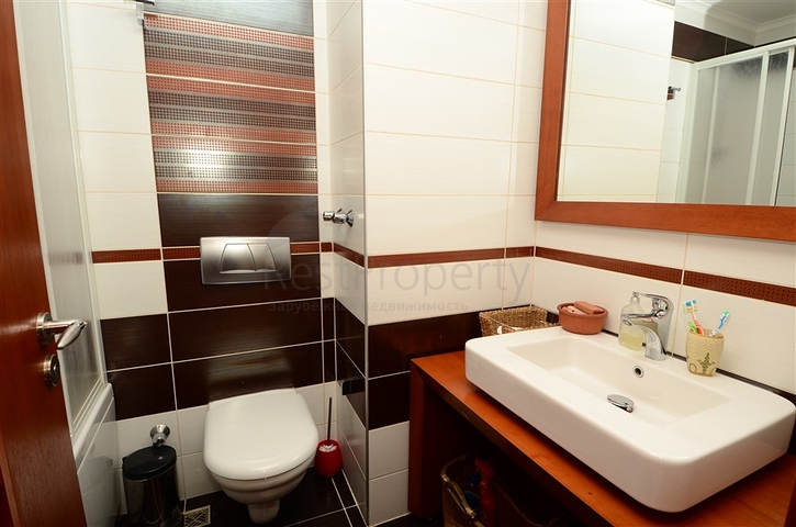 شقة مفروشة ضمن مجمع على الخط الأول من البحر في مركز ألانيا