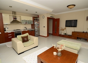 شقة مفروشة ضمن مجمع على الخط الأول من البحر في مركز ألانيا