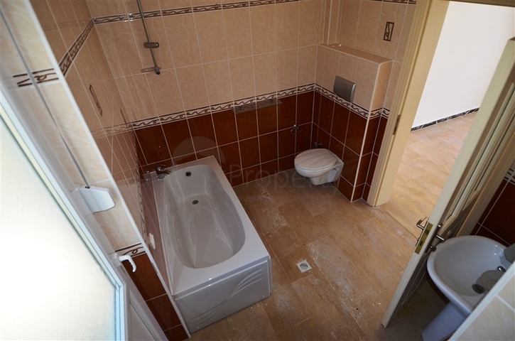 فيلا على مقربة من شواطئ البحر المتوسط في منطقة كوناكليه – ألانيا