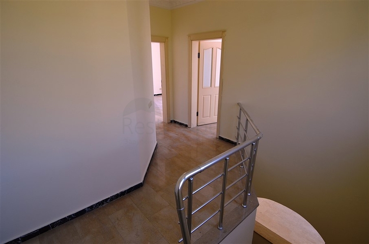 فيلا على مقربة من شواطئ البحر المتوسط في منطقة كوناكليه – ألانيا