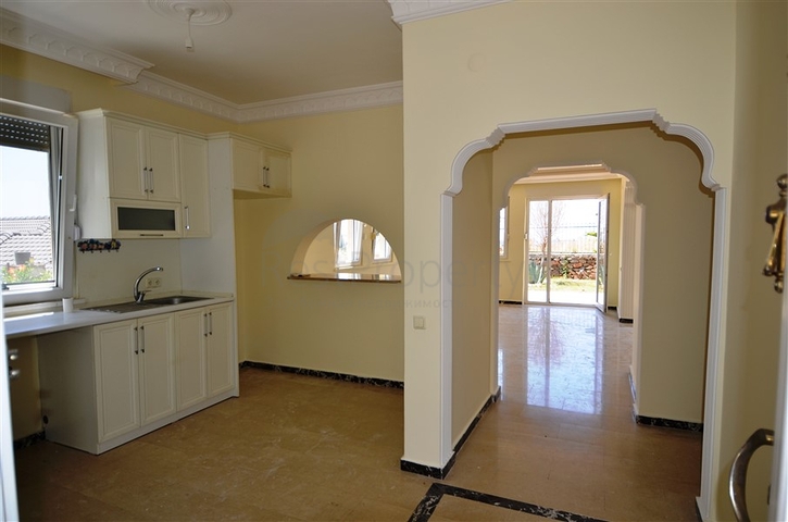 فيلا على مقربة من شواطئ البحر المتوسط في منطقة كوناكليه – ألانيا