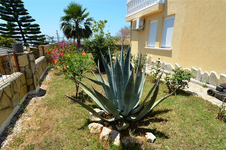 فيلا على مقربة من شواطئ البحر المتوسط في منطقة كوناكليه – ألانيا