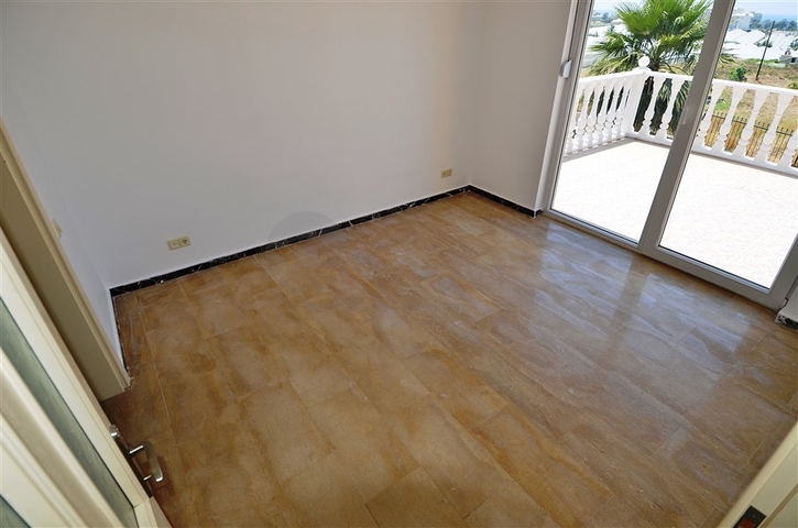 فيلا على مقربة من شواطئ البحر المتوسط في منطقة كوناكليه – ألانيا