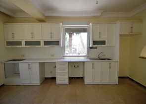 فيلا على مقربة من شواطئ البحر المتوسط في منطقة كوناكليه – ألانيا