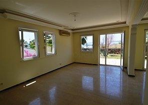 فيلا على مقربة من شواطئ البحر المتوسط في منطقة كوناكليه – ألانيا