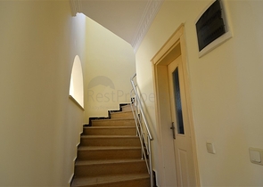 فيلا على مقربة من شواطئ البحر المتوسط في منطقة كوناكليه – ألانيا