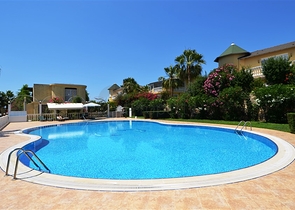 فيلا على مقربة من شواطئ البحر المتوسط في منطقة كوناكليه – ألانيا