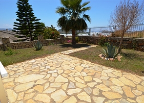 فيلا على مقربة من شواطئ البحر المتوسط في منطقة كوناكليه – ألانيا