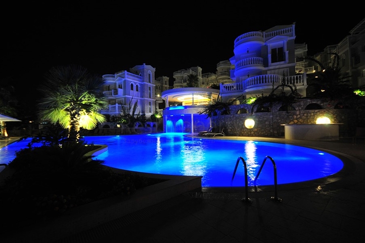 ضمن أرقى المجمعات السكنية فيلا مفروشة في منطقة كوناكليه – ألانيا