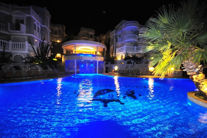 ضمن أرقى المجمعات السكنية فيلا مفروشة في منطقة كوناكليه – ألانيا