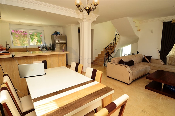 ضمن أرقى المجمعات السكنية فيلا مفروشة في منطقة كوناكليه – ألانيا