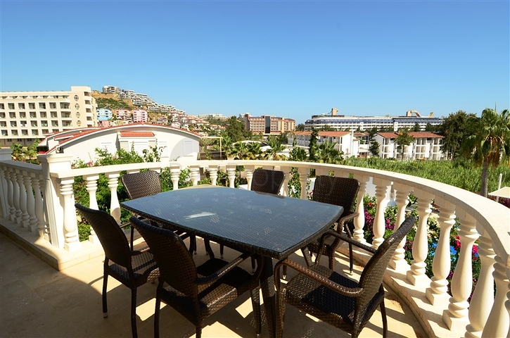 ضمن أرقى المجمعات السكنية فيلا مفروشة في منطقة كوناكليه – ألانيا